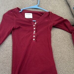 RARE❗️y2k Abercrombie Henley size small kids fits xs in women’s!!